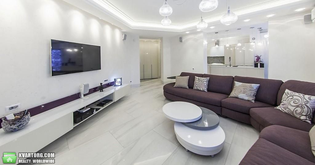 Rent out 2-room apartment. Киев,  Оболонская наб — photo 2