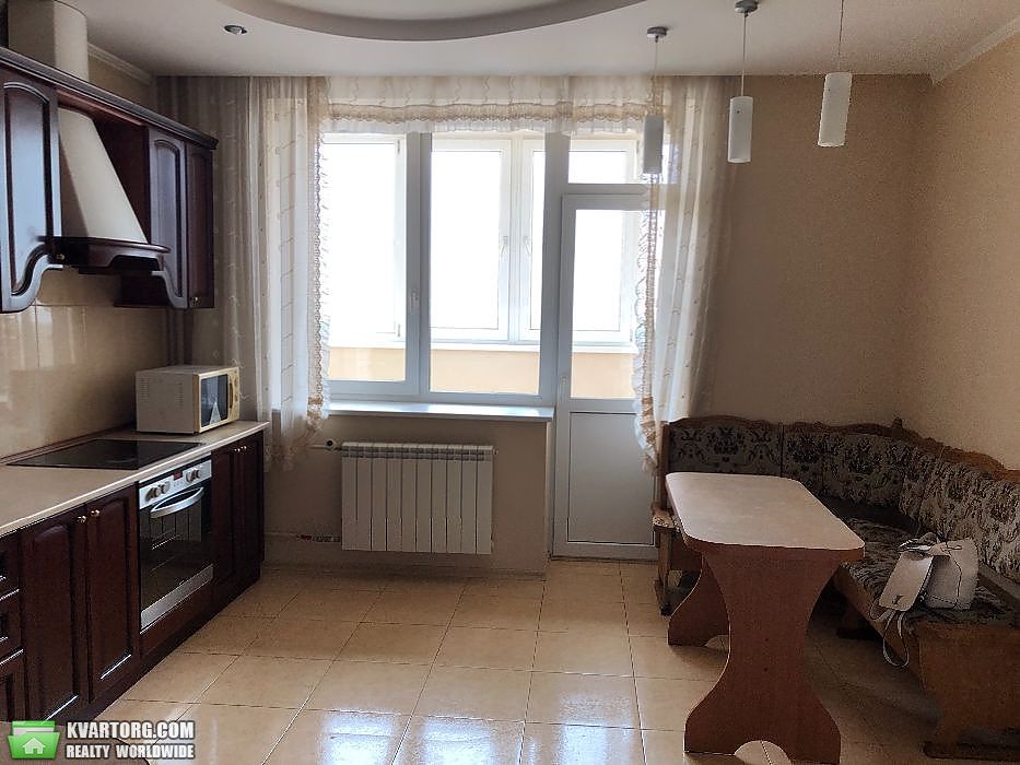 Rent out 3-room apartment. Киев,  Бажана — photo 3