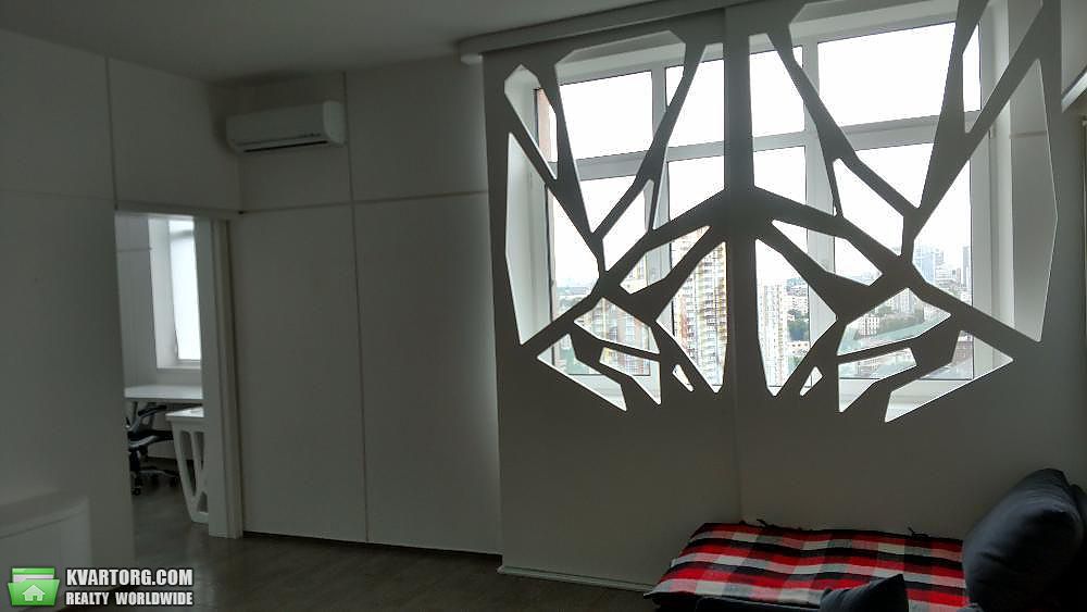 Rent out 3-room apartment. Киев,  Сечевых Стрельцов — photo 1