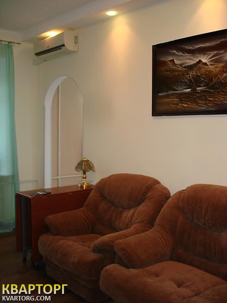 Rent out 2-room apartment. Киев, Немировича-Данченка ул. — photo 2