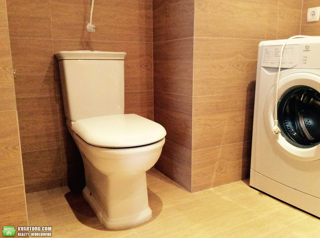 Rent out 3-room apartment. Киев,  Лебедева-Кумача — photo 10