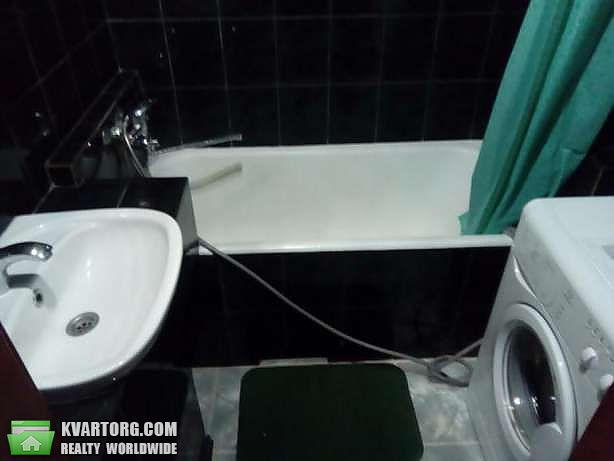 Rent out 2-room apartment. Киев,  Петропавловская — photo 8