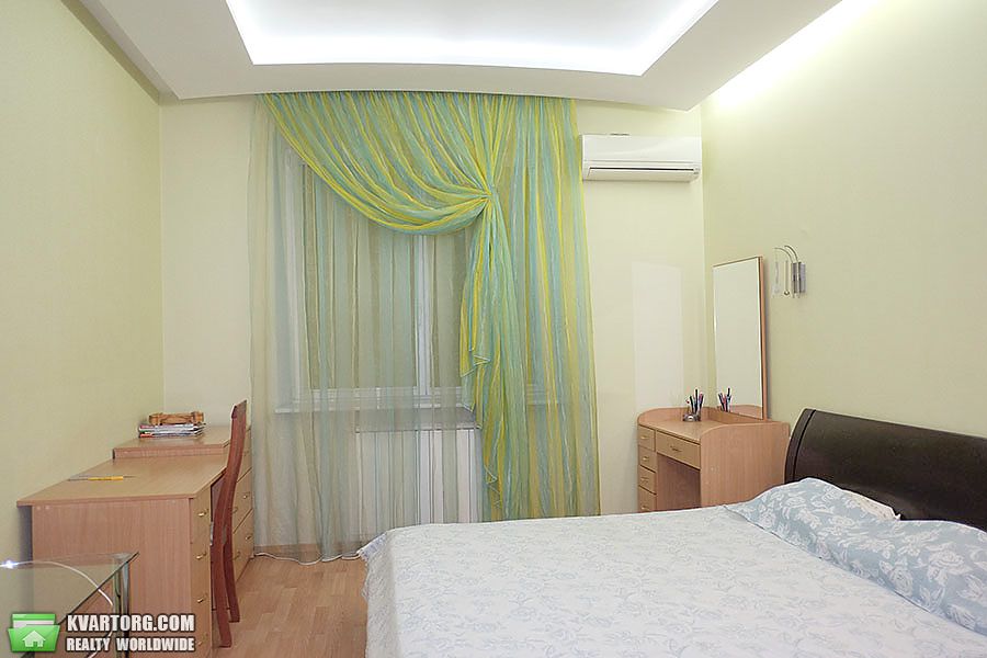 Rent out 2-room apartment. Киев,  Героев Сталинграда пр — photo 2