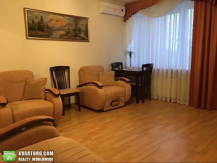 Rent out 4-room apartment. Киев,  Антоновича — photo 1