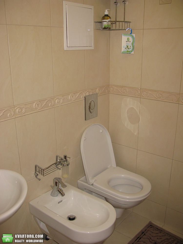 Rent out 3-room apartment. Киев,  Луначарского — photo 7