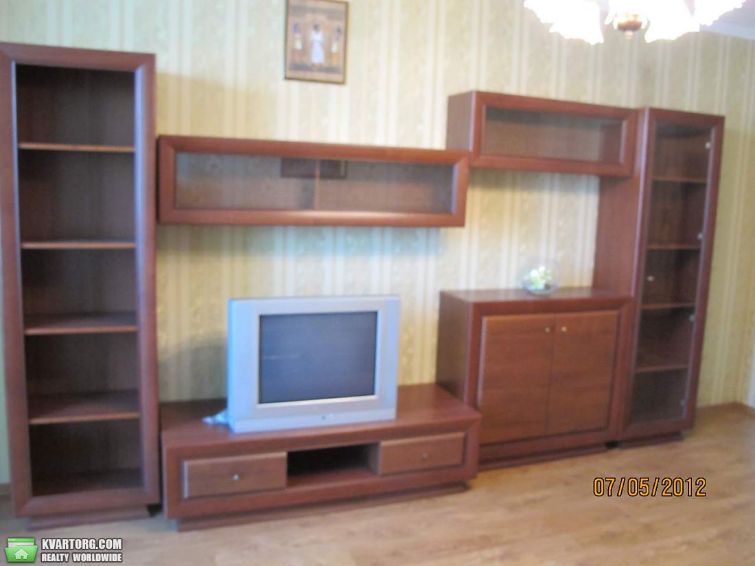 Rent out 3-room apartment. Киев,  Хмельницкая — photo 2