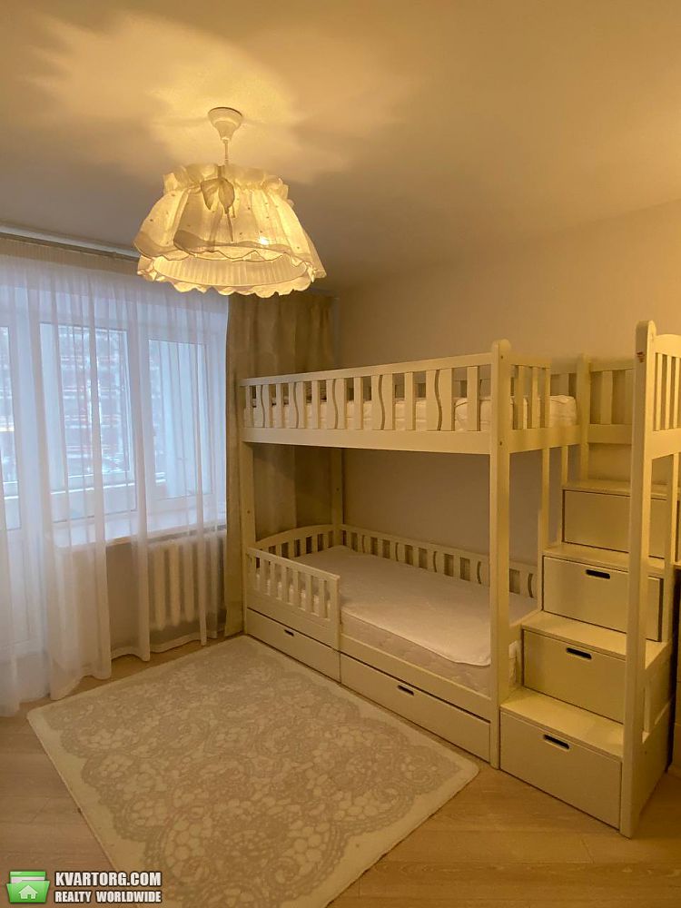 Rent out 3-room apartment. Киев,  Чешская — photo 7