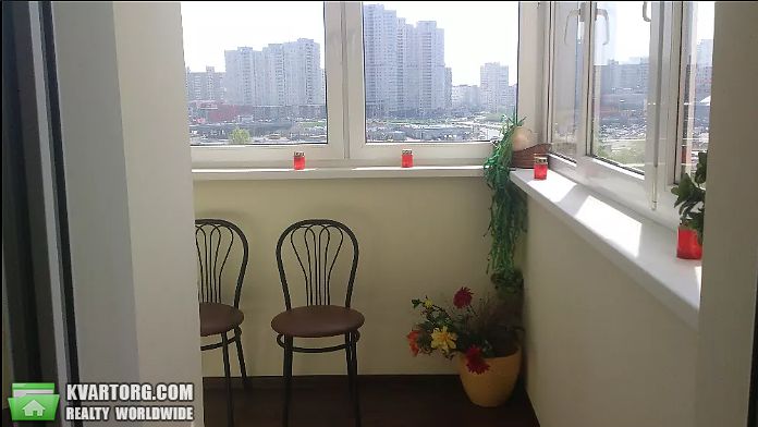 Rent out 2-room apartment. Киев,  Срибнокильская — photo 2