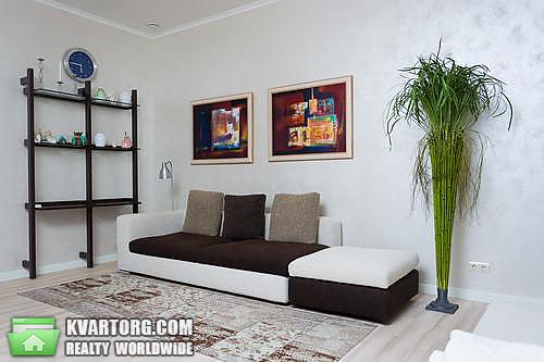 Rent out 2-room apartment. Киев,  Институтская — photo 1
