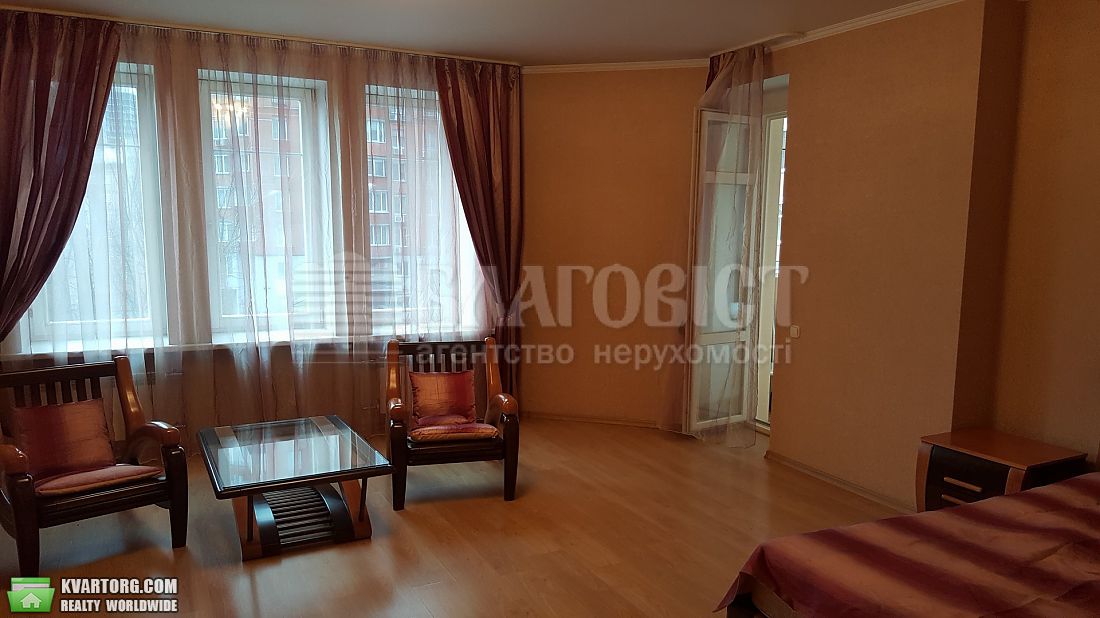 Rent out 2-room apartment. Киев,  Дмитриевская — photo 4