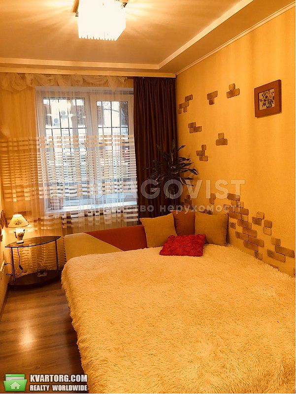 Rent out 1-room apartment. Киев,  Жилянская — photo 2