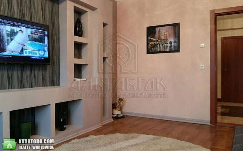 Rent out 3-room apartment. Киев,  Здолбуновская — photo 1