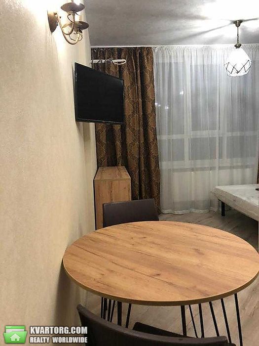 Rent out 1-room apartment. Киев,  Бажана — photo 2