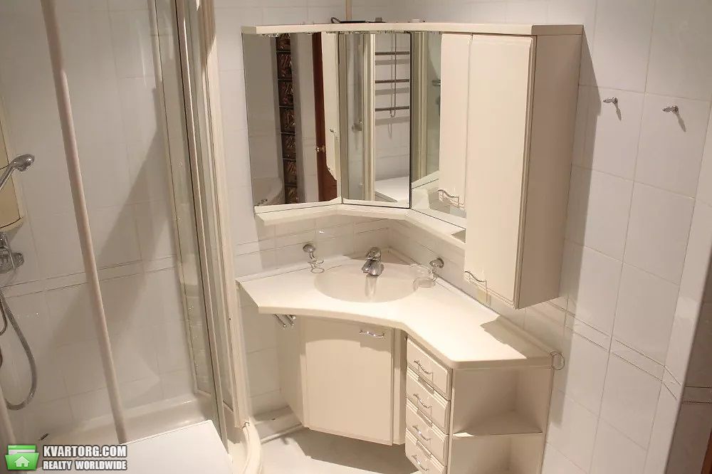 Rent out 3-room apartment. Киев,  Герцена — photo 6