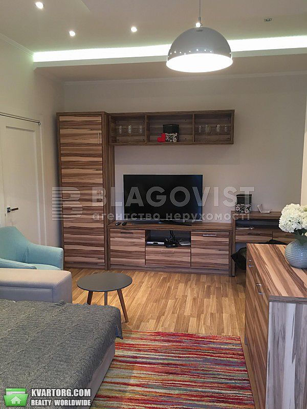 Rent out 2-room apartment. Киев,  Лютеранская — photo 3