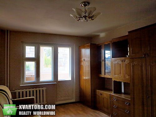 Rent out 3-room apartment. Киев,  Автозаводская — photo 1