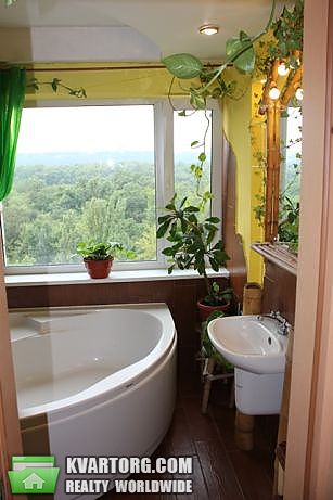 Rent out 2-room apartment. Киев,  Русановская наб — photo 8