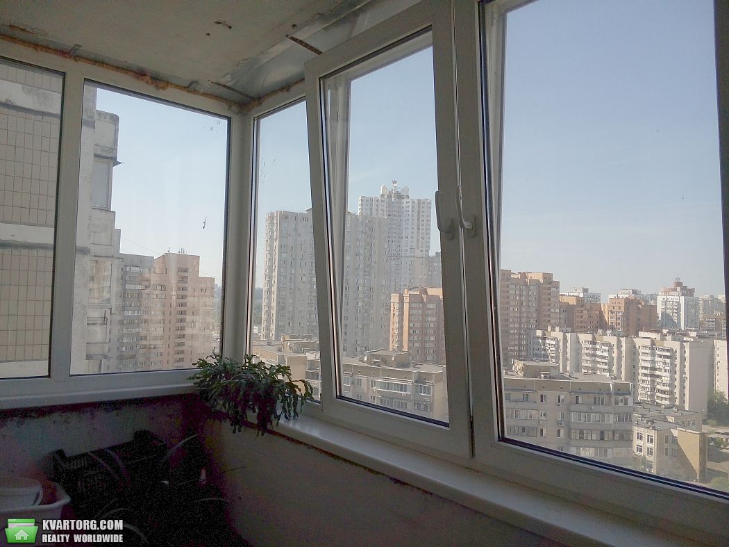 Sell 3-room apartment. Киев,  Срибнокильская — photo 1