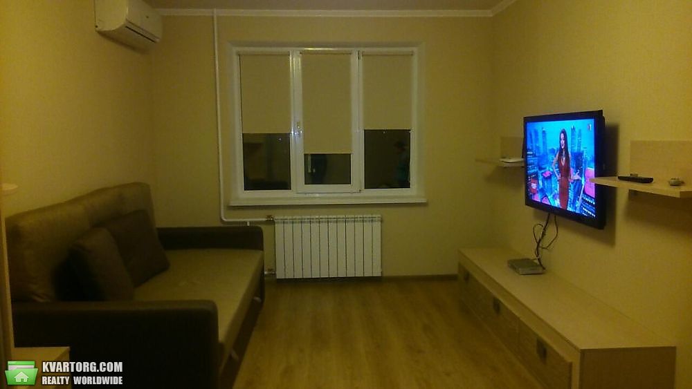 Sell 2-room apartment. Киев,  Героев Днепра — photo 1