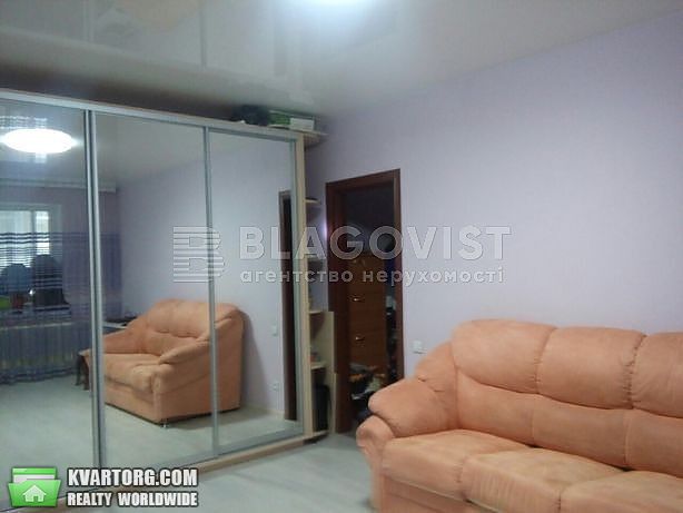 Rent out 2-room apartment. Киев,  Гайдай — photo 2