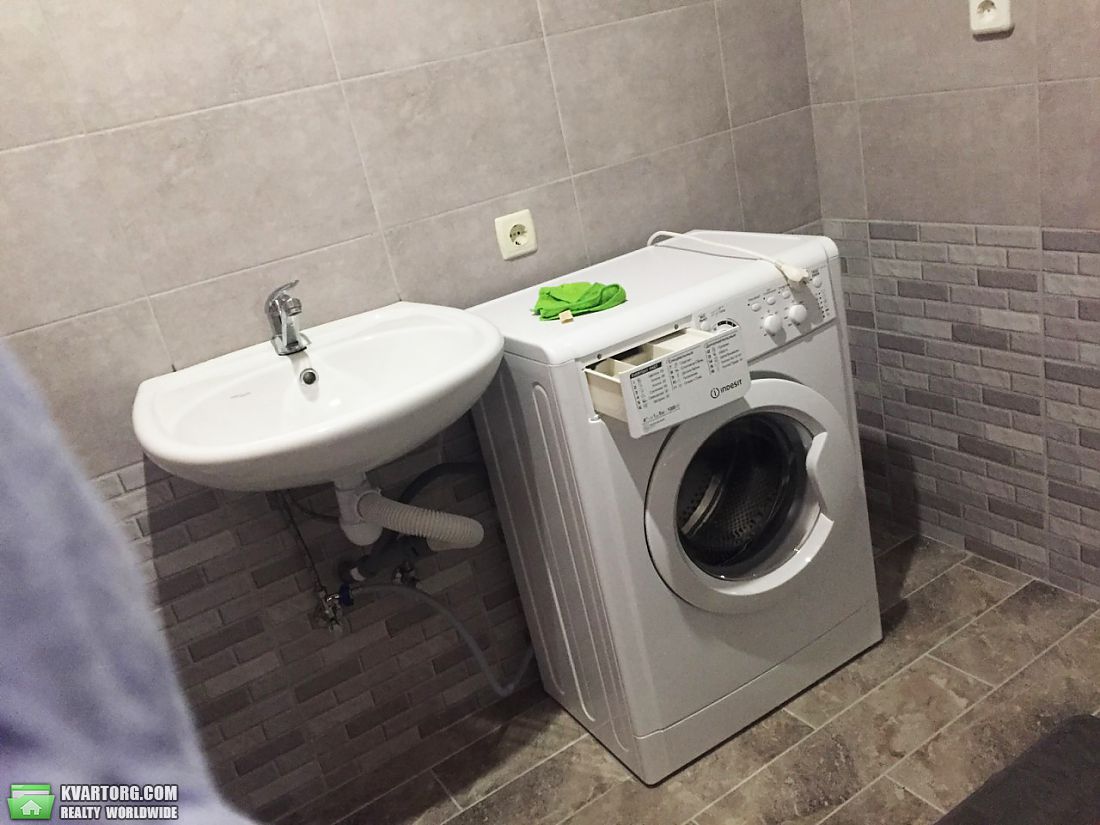 Rent out 1-room apartment. Киев,  Академика Глушкова пр-т — photo 9
