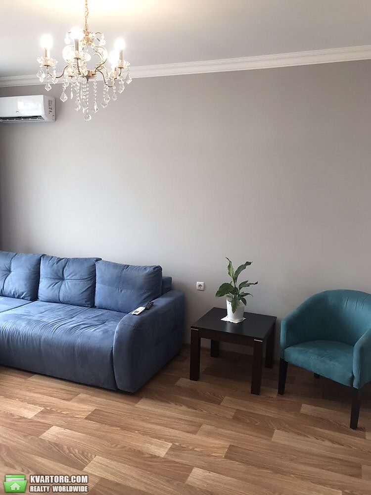 Rent out 1-room apartment. Киев,  Львовская — photo 1