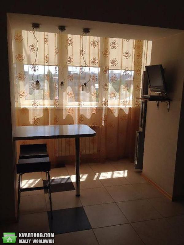 Rent out 2-room apartment. Киев,  Черновола — photo 6