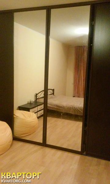 Rent out 2-room apartment. Киев, Подгорная — photo 4
