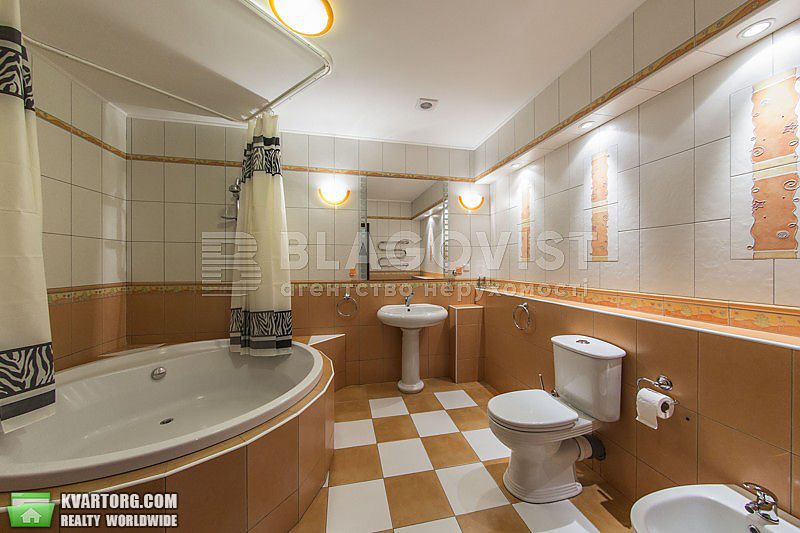 Rent out 4-room apartment. Киев,  Кропивницкого — photo 8
