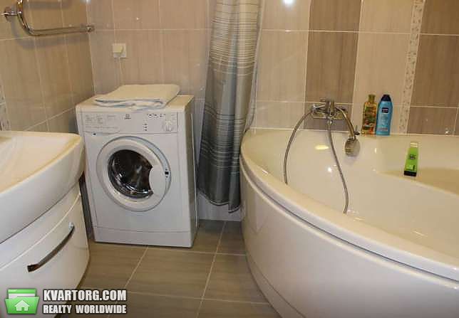 Rent out 3-room apartment. Киев,  Франко — photo 8