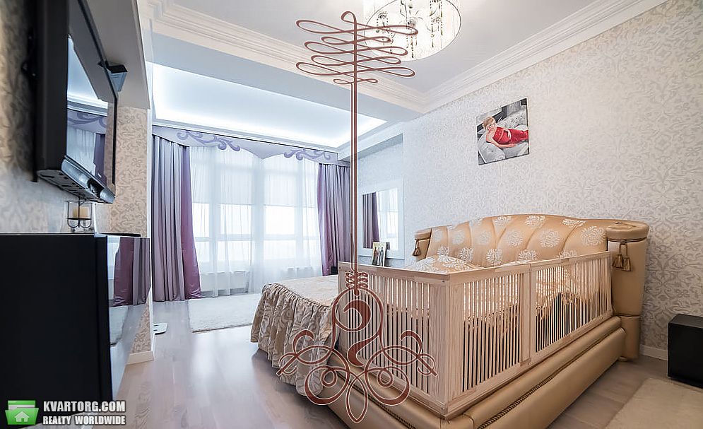 Sell 4-room apartment. Киев,  Драгомирова — photo 4