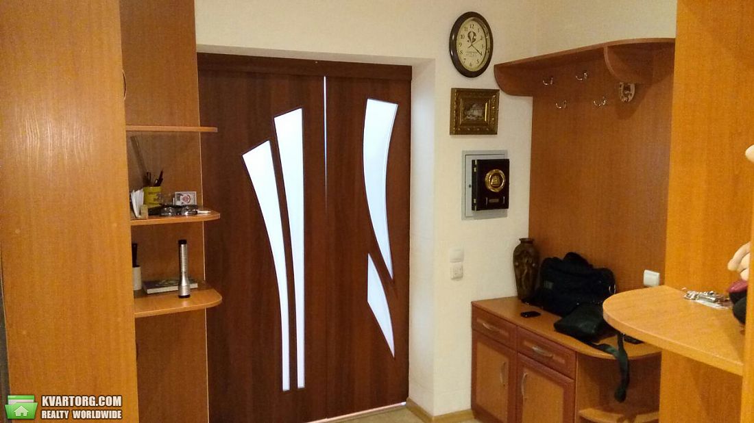Rent out 2-room apartment. Киев,  Автозаводская — photo 7