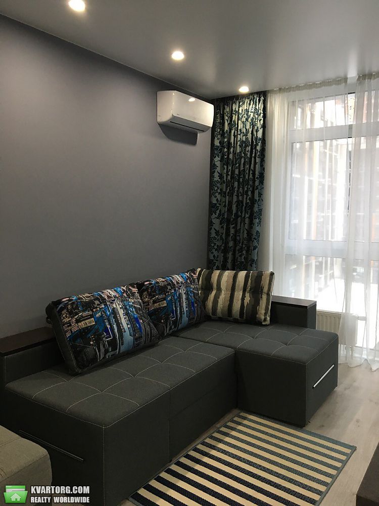 Rent out 1-room apartment. Киев,  Предславинская — photo 3