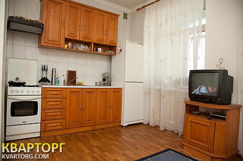 Rent out 2-room apartment. Киев, метро "Дворец Украина" — photo 3