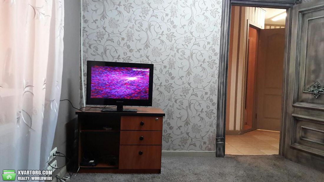 Rent out 1-room apartment. Киев,  Леси Украинки бул — photo 1
