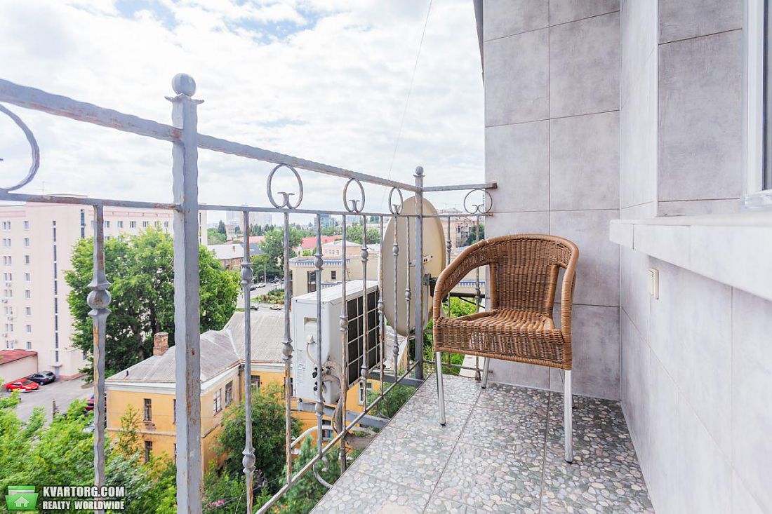 Rent out 1-room apartment. Киев, Бастіонний — photo 1