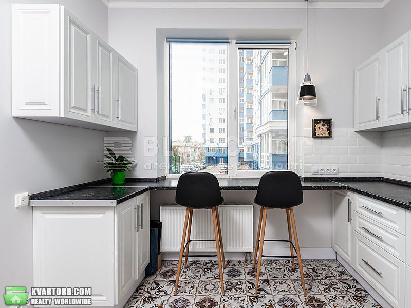 Sell 3-room apartment. Киев,  Кирило-Мефодиевская — photo 4