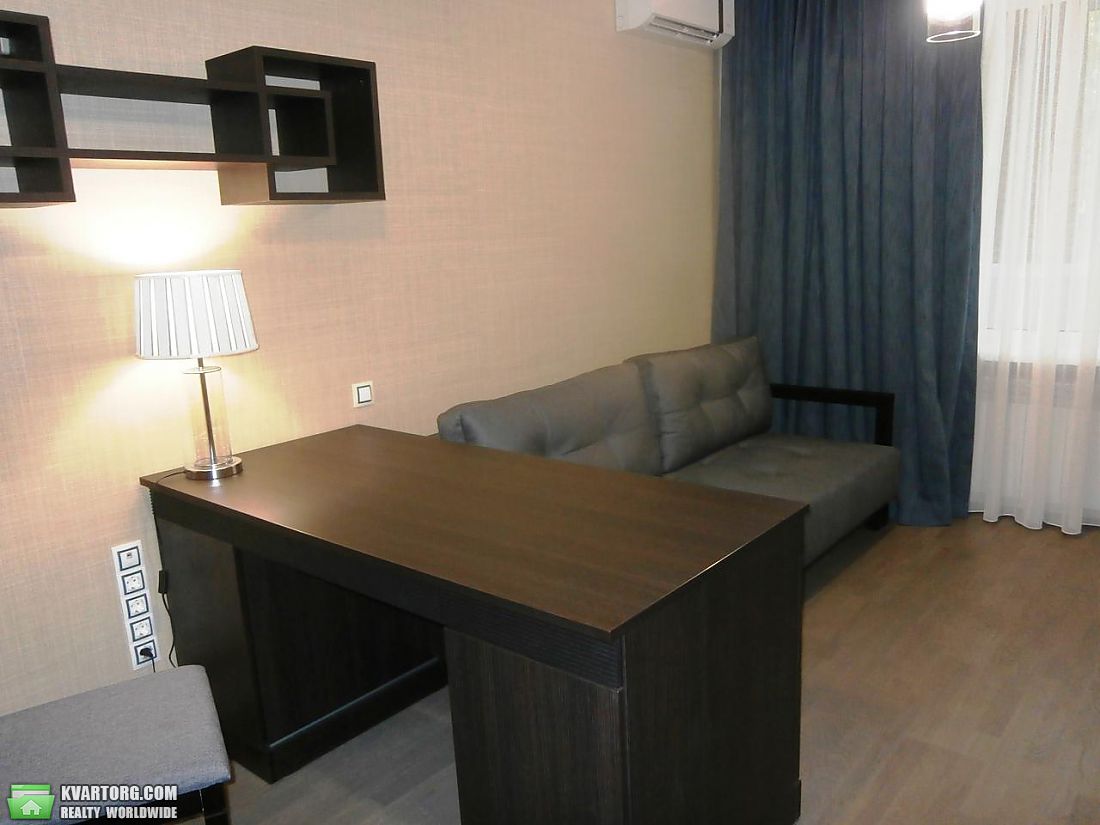 Rent out 3-room apartment. Киев,  Барбюса — photo 4