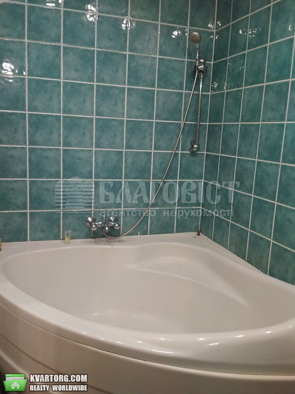 Rent out 3-room apartment. Киев,  Святошинская пл — photo 3