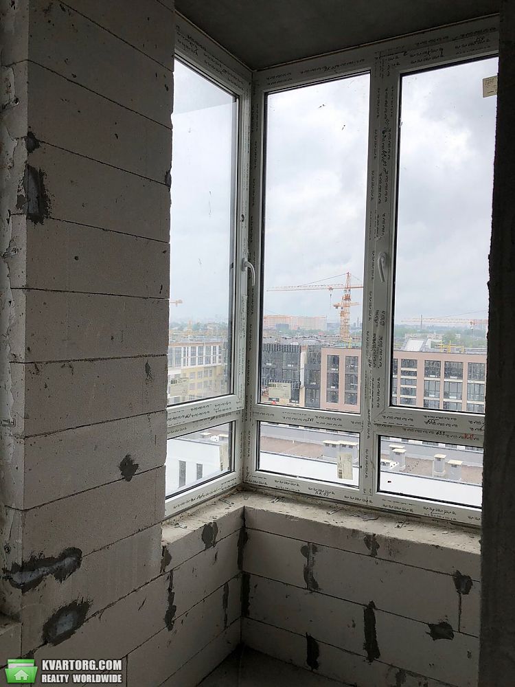 Sell 3-room apartment. Киев,  Салютная — photo 1