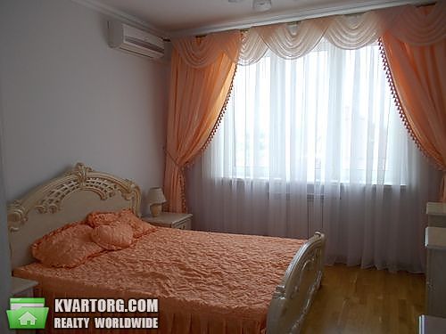 Rent out 2-room apartment. Киев,  Днепровская наб — photo 1