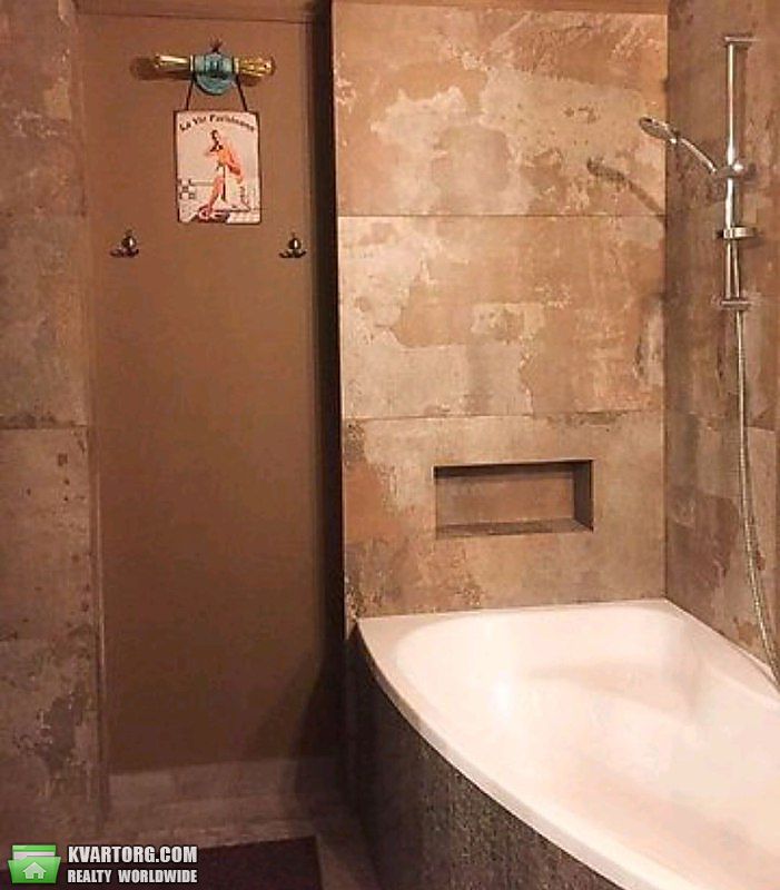 Rent out 2-room apartment. Киев,  Жилянская — photo 5