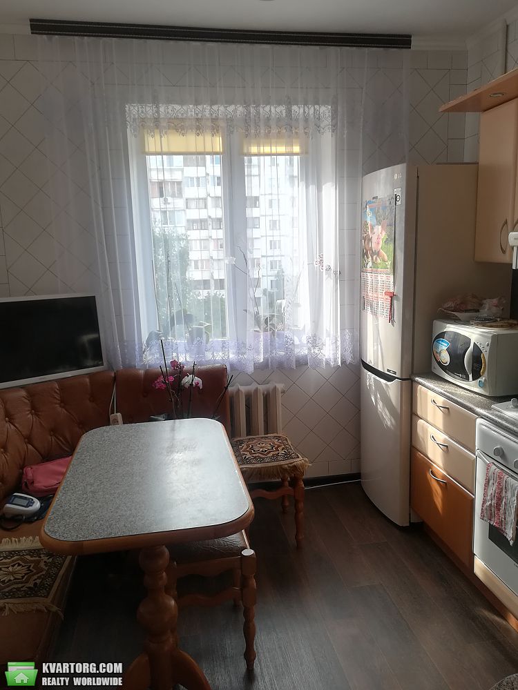 Sell 3-room apartment. Киев,  Бережанская — photo 1