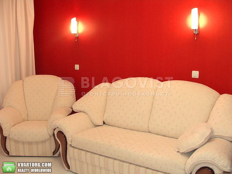 Rent out 2-room apartment. Киев,  Героев Днепра — photo 2