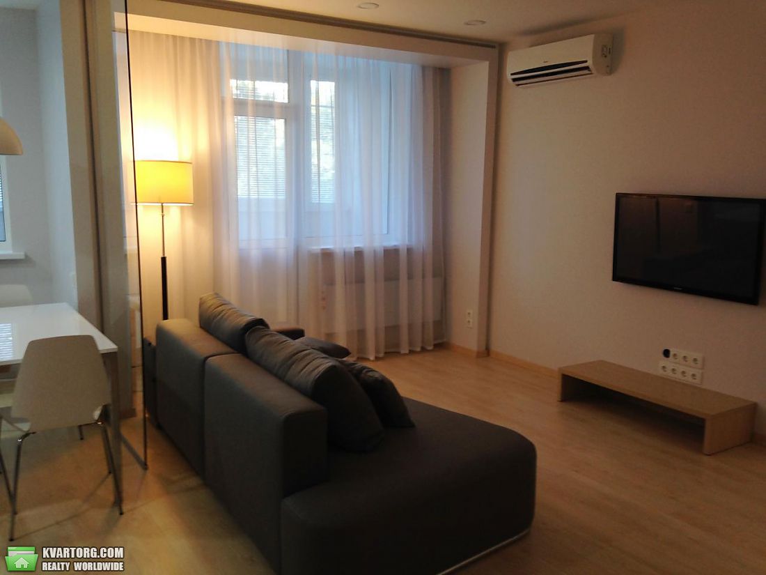 Rent out 2-room apartment. Киев, Сикорского — photo 3
