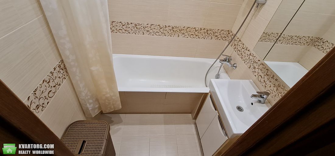 Rent out 3-room apartment. Киев, Чернобыльская ул. — photo 8