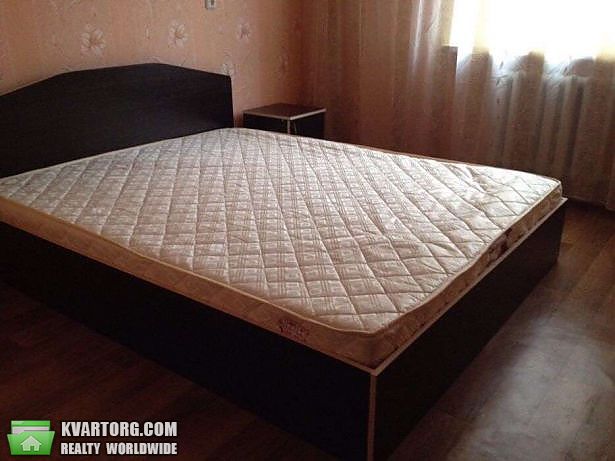 Rent out 3-room apartment. Киев,  Урловская — photo 1