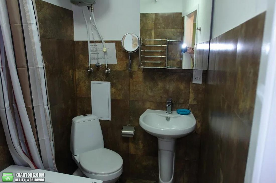 Rent out 2-room apartment. Киев,  Набережно-Крещатикская — photo 2