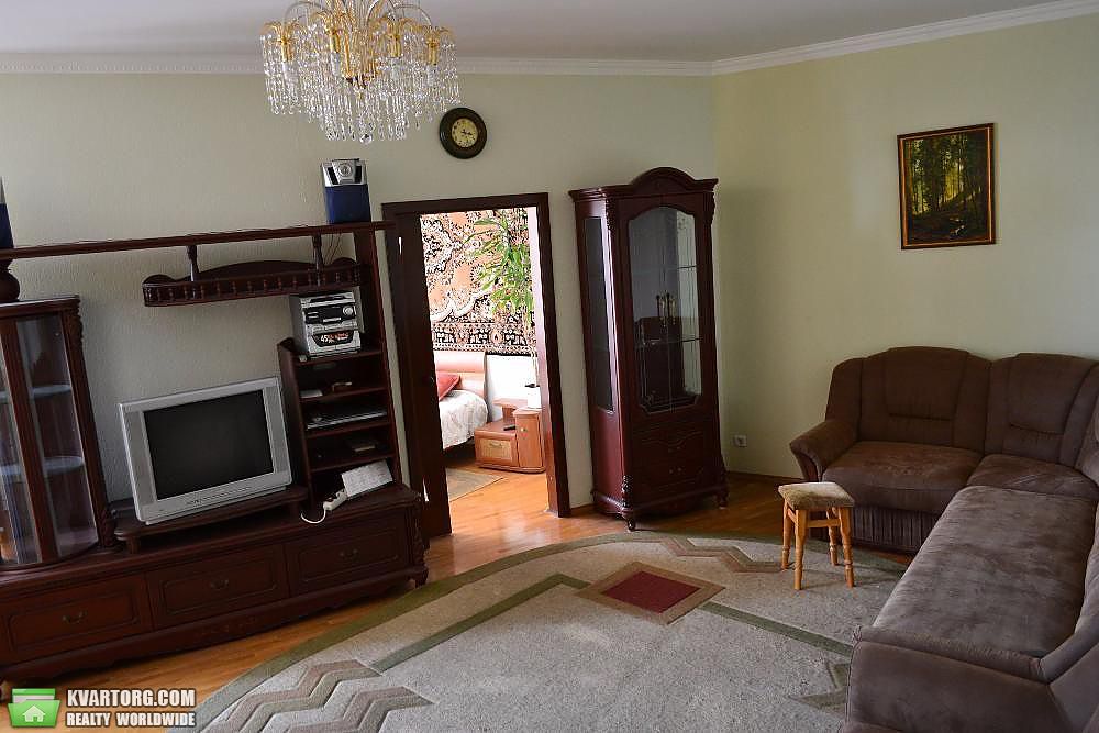 Rent out 4-room apartment. Киев,  Жилянская — photo 1