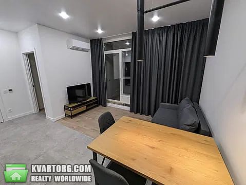 Rent out 1-room apartment. Киев, Салютная — photo 1